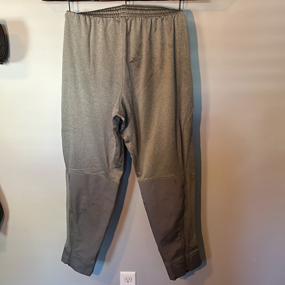 Men’s Nike Joggers - Picture 3 of 4